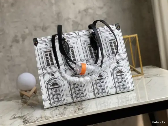 LOUIS MM VUITTON ONTHEGO 0611
